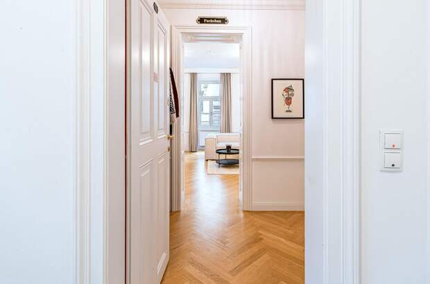 Altbauwohnung mit Balkon kaufen in 1070 Wien (Bild 3)