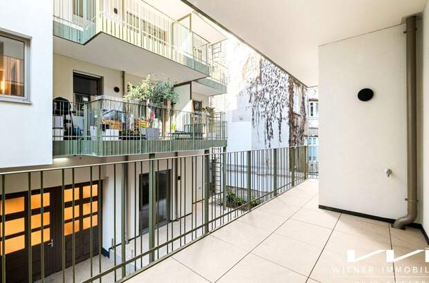 Altbauwohnung mit Balkon kaufen in 1040 Wien (Bild 1)