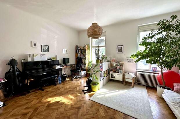 Altbauwohnung mit Balkon mieten in 8010 Graz (Bild 2)