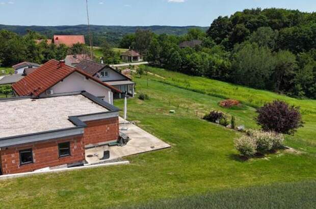 Haus mit Garten kaufen in 8385 Bonisdorf (Bild 2)