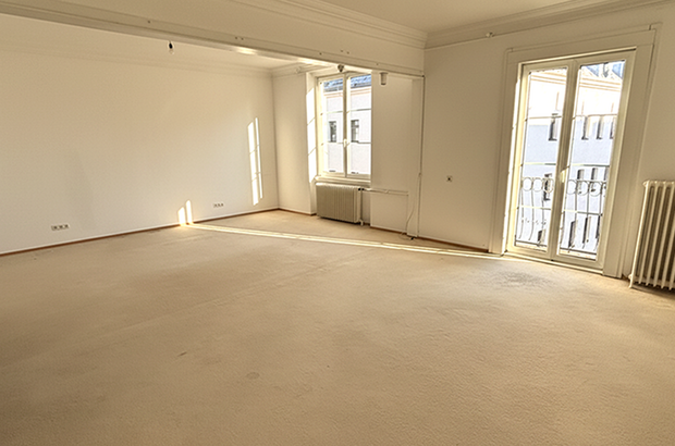 Altbauwohnung mit Balkon kaufen in 1090 Wien (Bild 1)