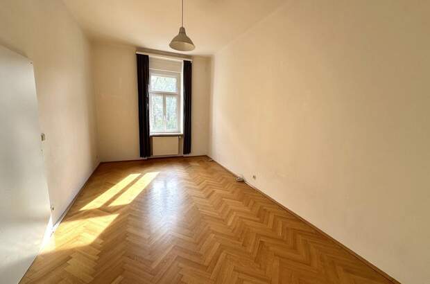 Altbauwohnung mit Balkon mieten in 8010 Graz (Bild 4)