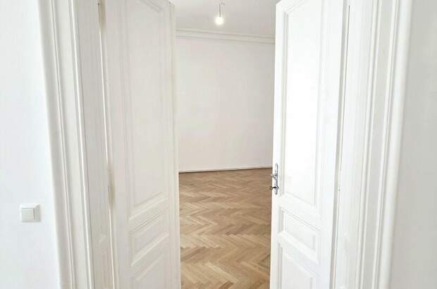 Altbauwohnung mit Balkon mieten in 1090 Wien (Bild 2)