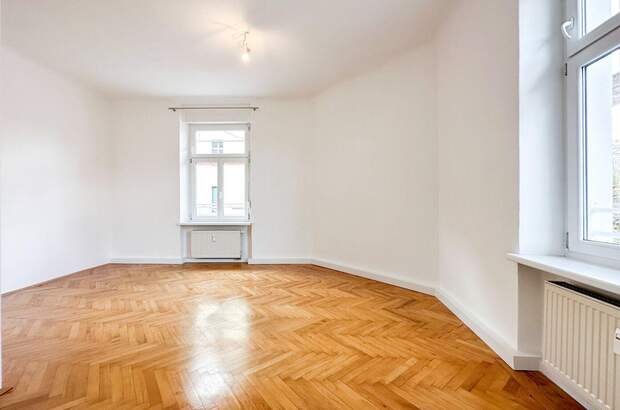 Altbauwohnung mit Balkon kaufen in 8020 Graz (Bild 1)