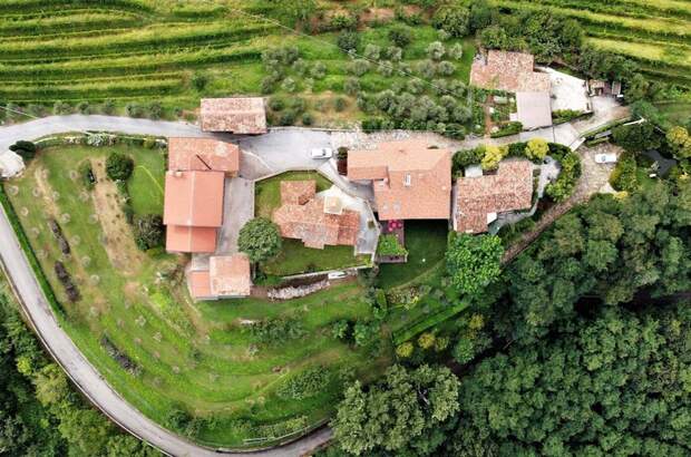 Haus mit Garten kaufen in 34070 Dolegna del Collio (Bild 2)