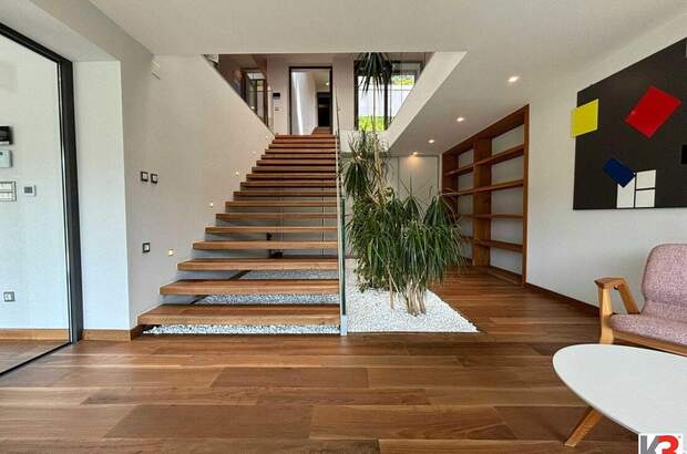 Haus mit Garten kaufen in 10000 Zagreb (Bild 2)