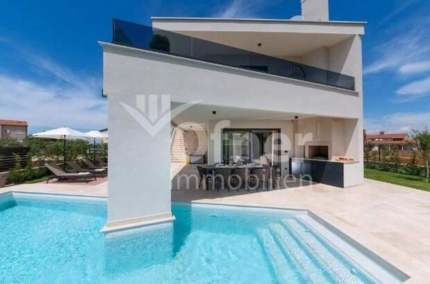 Haus kaufen in 52440 Porec (Bild 1)