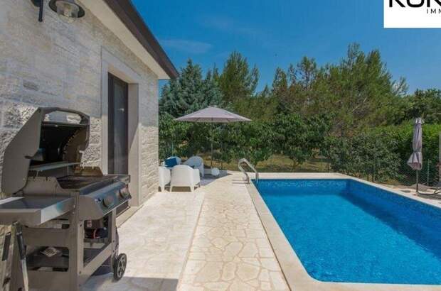 Haus kaufen in 52466 Novigrad (Bild 3)