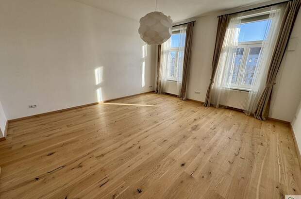 Altbauwohnung mit Balkon kaufen in 1180 Wien (Bild 2)