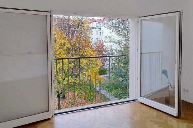 Altbauwohnung mit Balkon kaufen in 1140 Wien