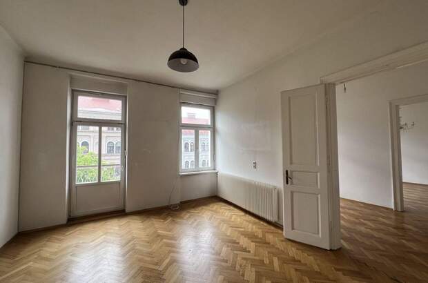 Altbauwohnung mit Balkon mieten in 8010 Graz (Bild 2)