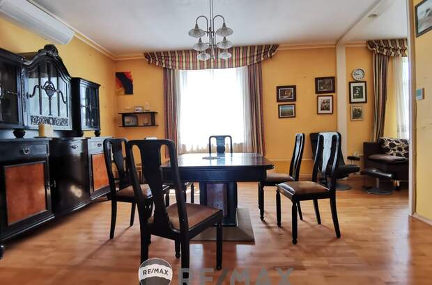 Mehrfamilienhaus kaufen in 2130 Mistelbach (Bild 2)