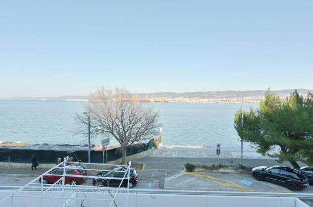 Wohnung mit Balkon kaufen in 34015 Muggia (Bild 1)