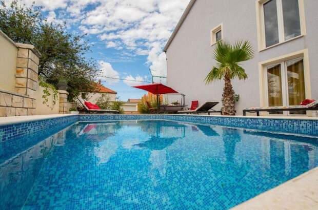 Haus mit Garten kaufen in 23207 Sveti Filip i Jakov (Bild 1)