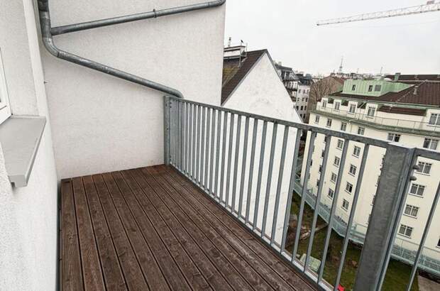 Altbauwohnung mit Balkon kaufen in 1050 Wien (Bild 4)