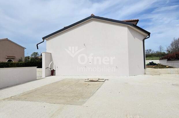 Haus kaufen in 52440 Porec (Bild 2)