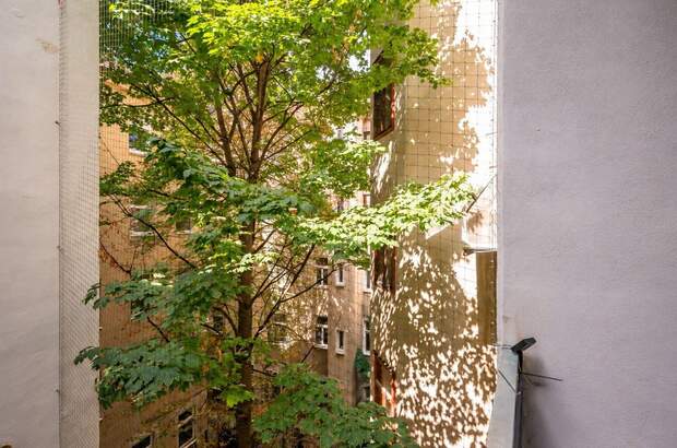 Altbauwohnung mit Balkon kaufen in 1020 Wien (Bild 2)