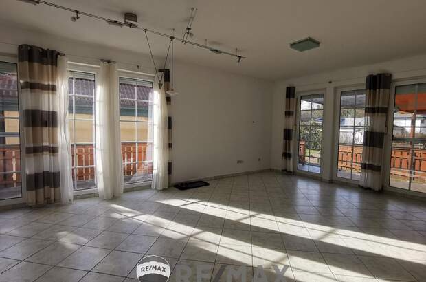 Einfamilienhaus kaufen in 2004 Niederhollabrunn (Bild 1)