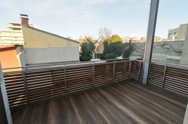 Altbauwohnung mit Balkon mieten in 8020 Graz (Bild 1)