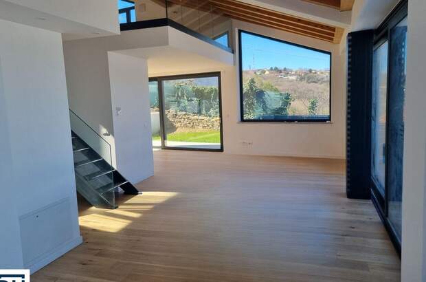 Haus mit Garten kaufen in 34015 Muggia (Bild 3)