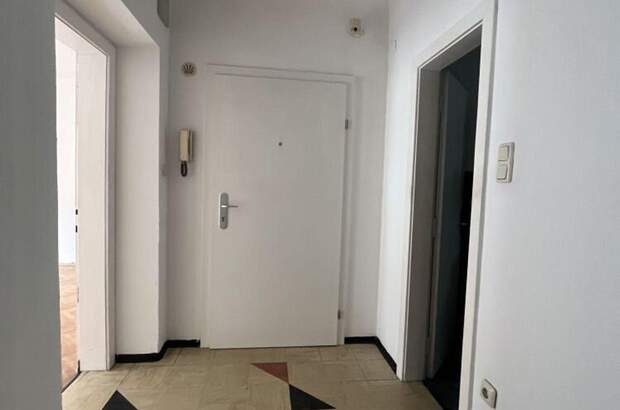 Altbauwohnung mit Balkon mieten in 8020 Graz (Bild 2)