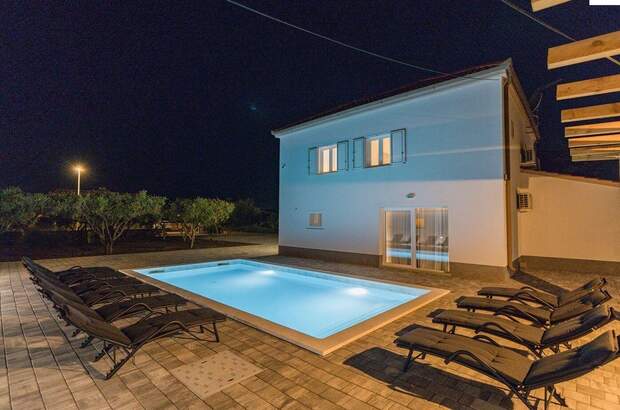 Haus mit Garten kaufen in 23000 Zadar (Bild 5)