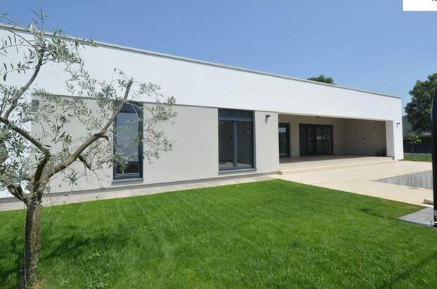 Haus kaufen in 52440 Porec (Bild 2)