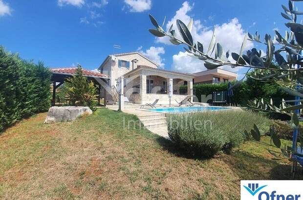 Haus kaufen in 52440 Porec (Bild 1)