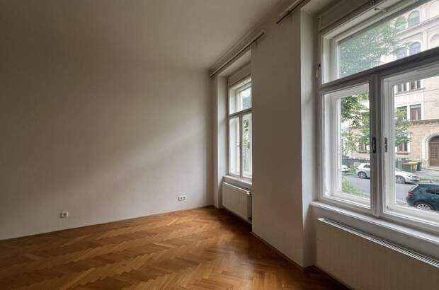 Altbauwohnung mit Balkon mieten in 8010 Graz (Bild 1)