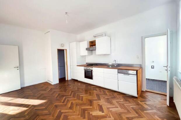 Altbauwohnung mit Balkon kaufen in 1170 Wien (Bild 2)