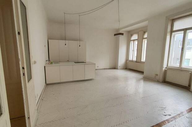 Altbauwohnung mit Balkon kaufen in 1070 Wien (Bild 1)