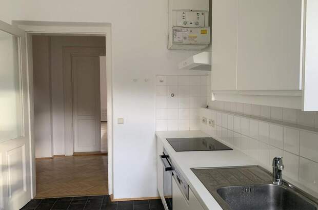 Altbauwohnung mit Balkon mieten in 8010 Graz (Bild 4)