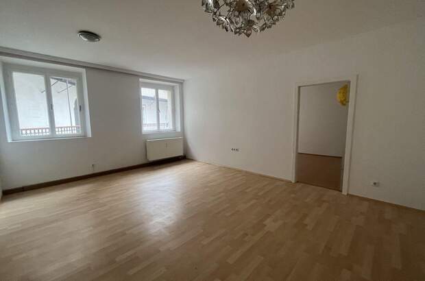 Altbauwohnung mit Balkon mieten in 8020 Graz (Bild 2)