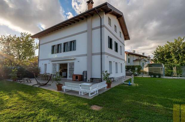 Haus mit Garten kaufen in 33010 Feletto Umberto (Bild 1)