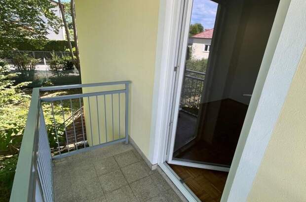 Altbauwohnung mit Balkon mieten in 8042 Graz (Bild 2)