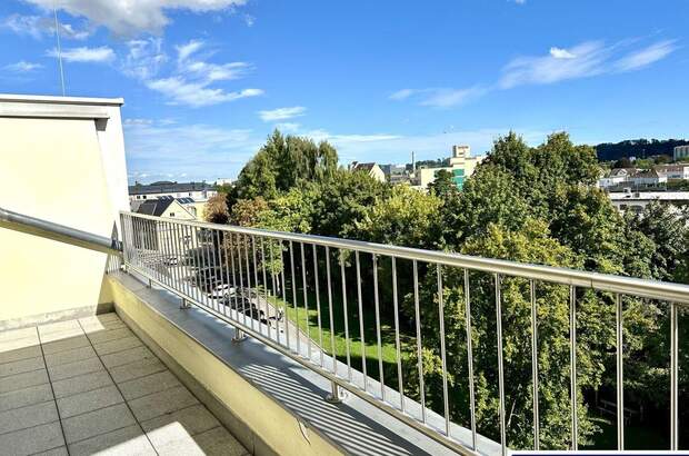 Altbauwohnung mit Balkon kaufen in 4600 Wels (Bild 1)