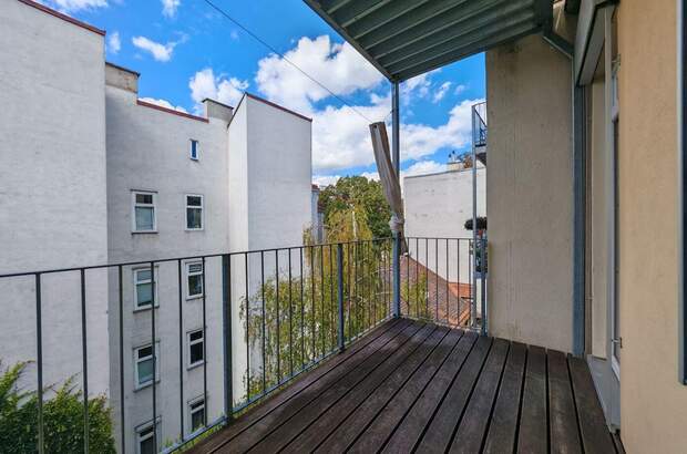 Altbauwohnung mit Balkon kaufen in 1100 Wien (Bild 2)