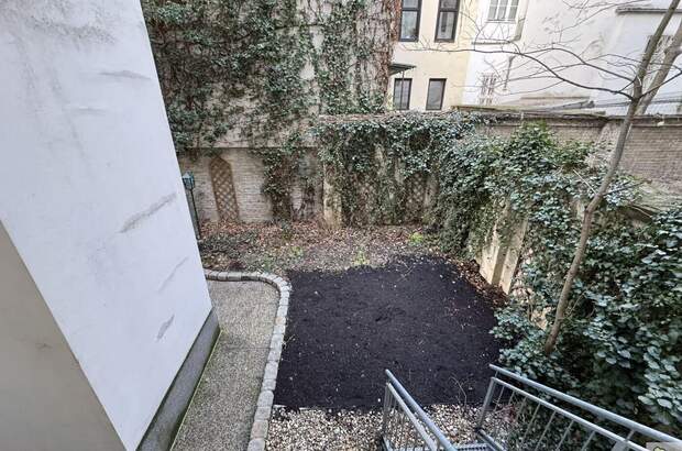 Altbauwohnung mit Balkon kaufen in 1180 Wien (Bild 1)