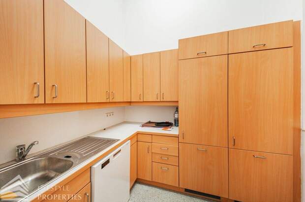 Altbauwohnung kaufen in 1080 Wien (Bild 2)