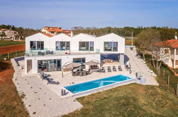 Haus kaufen in 52440 Porec (Bild 2)