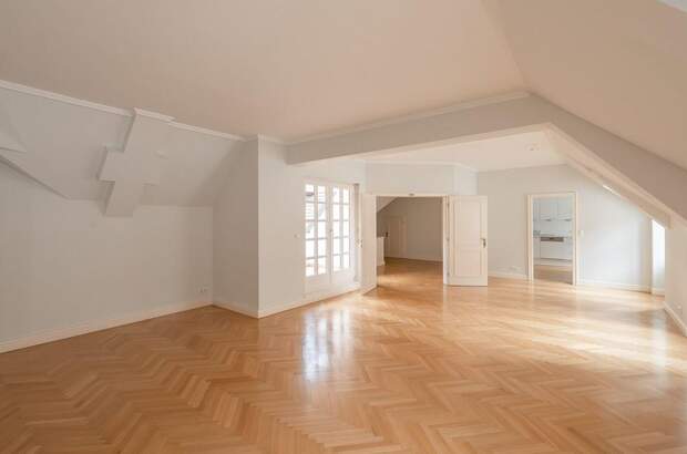 Altbauwohnung mit Balkon mieten in 1010 Wien (Bild 2)