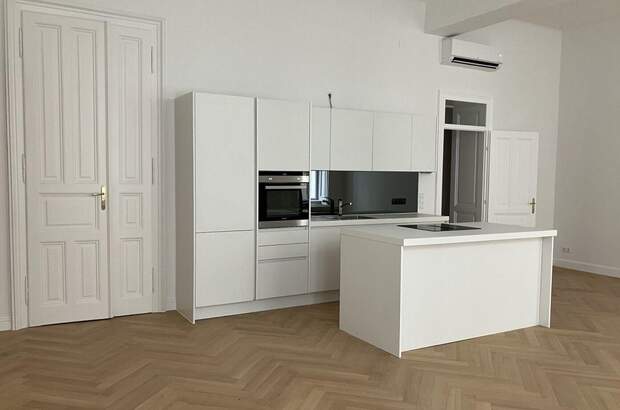 Altbauwohnung mit Balkon mieten in 1010 Wien (Bild 4)