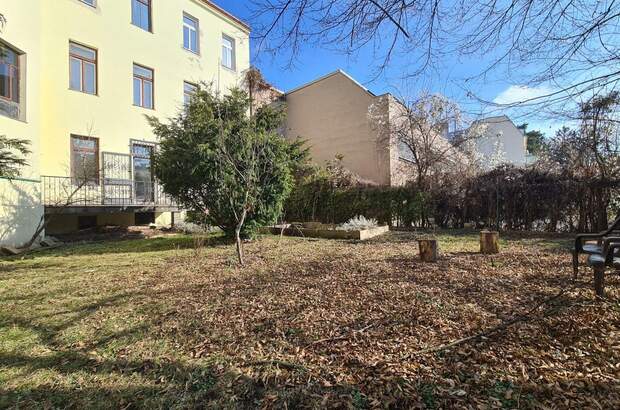 Altbauwohnung mit Balkon kaufen in 1130 Wien (Bild 1)