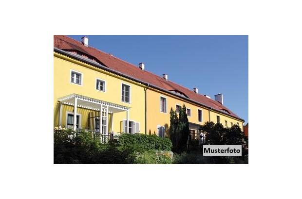 Mehrfamilienhaus kaufen in 3521 Gföhl (Bild 1)