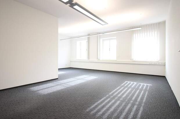 Gewerbeobjekt mieten in 4910 Ried (Bild 1)