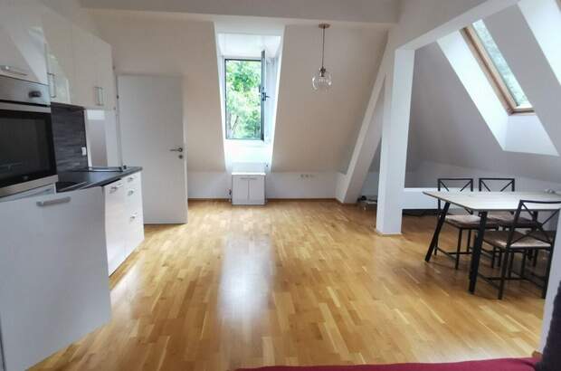 Altbauwohnung mieten in 8052 Graz (Bild 1)