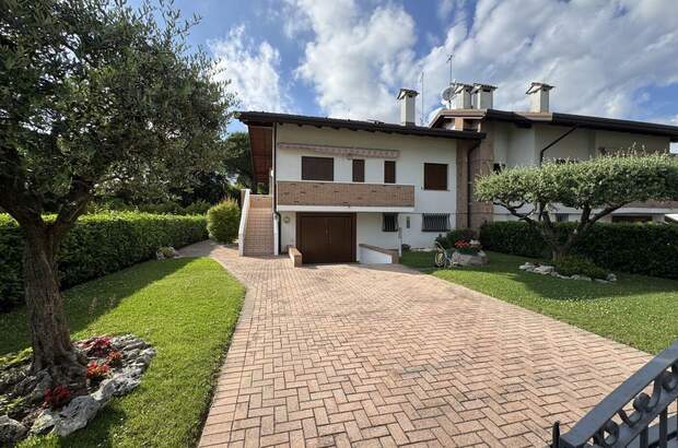 Haus mit Garten kaufen in 33054 Lignano Riviera (Bild 1)