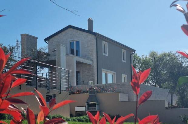 Haus kaufen in 52440 Porec (Bild 1)