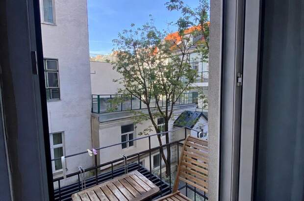 Altbauwohnung mit Balkon kaufen in 1070 Wien (Bild 4)