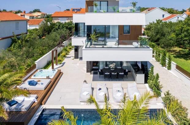 Haus kaufen in 23000 Zadar (Bild 1)